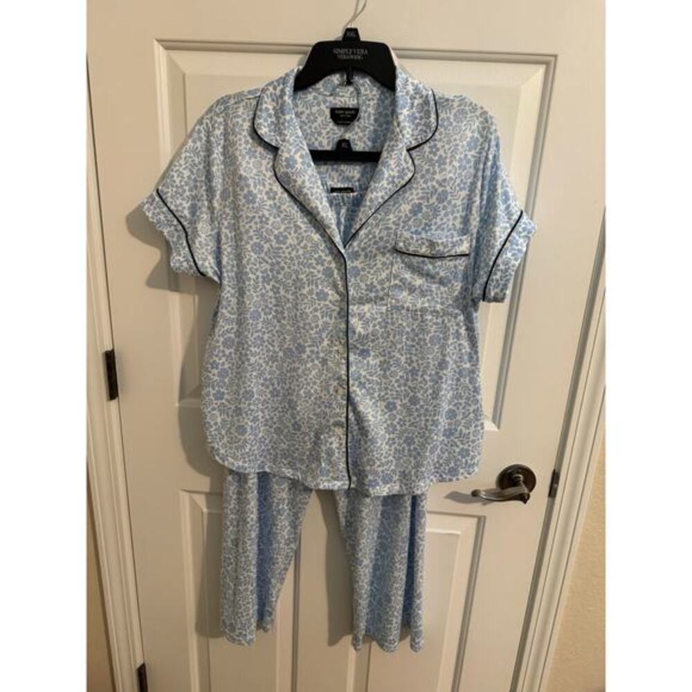 Kate Spade New York 2 pc Short Sleeve Pajama Crop Set Blue Floral Piping Size L